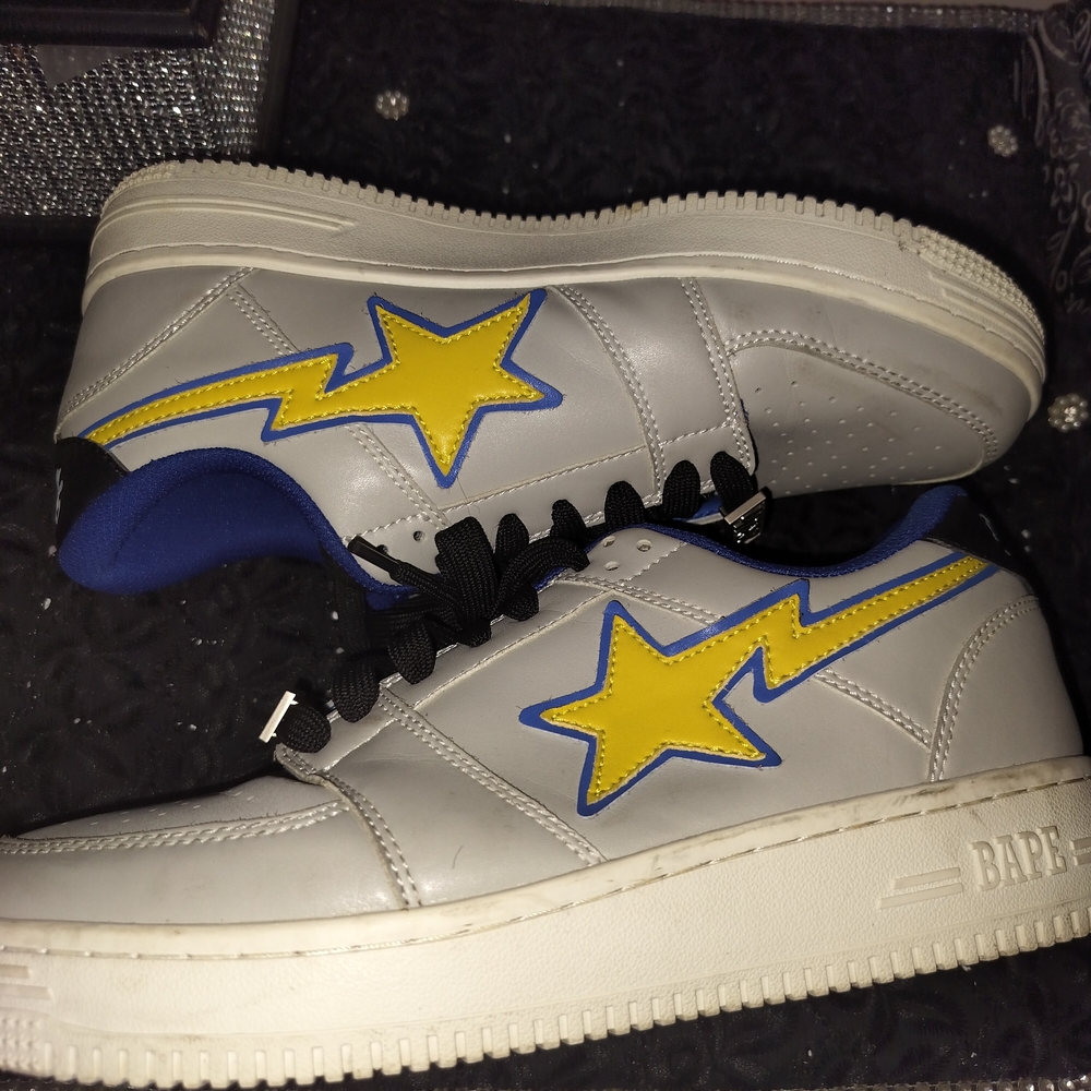 Bape Gray And Black Sneakers Classic Low-Top Design View 3